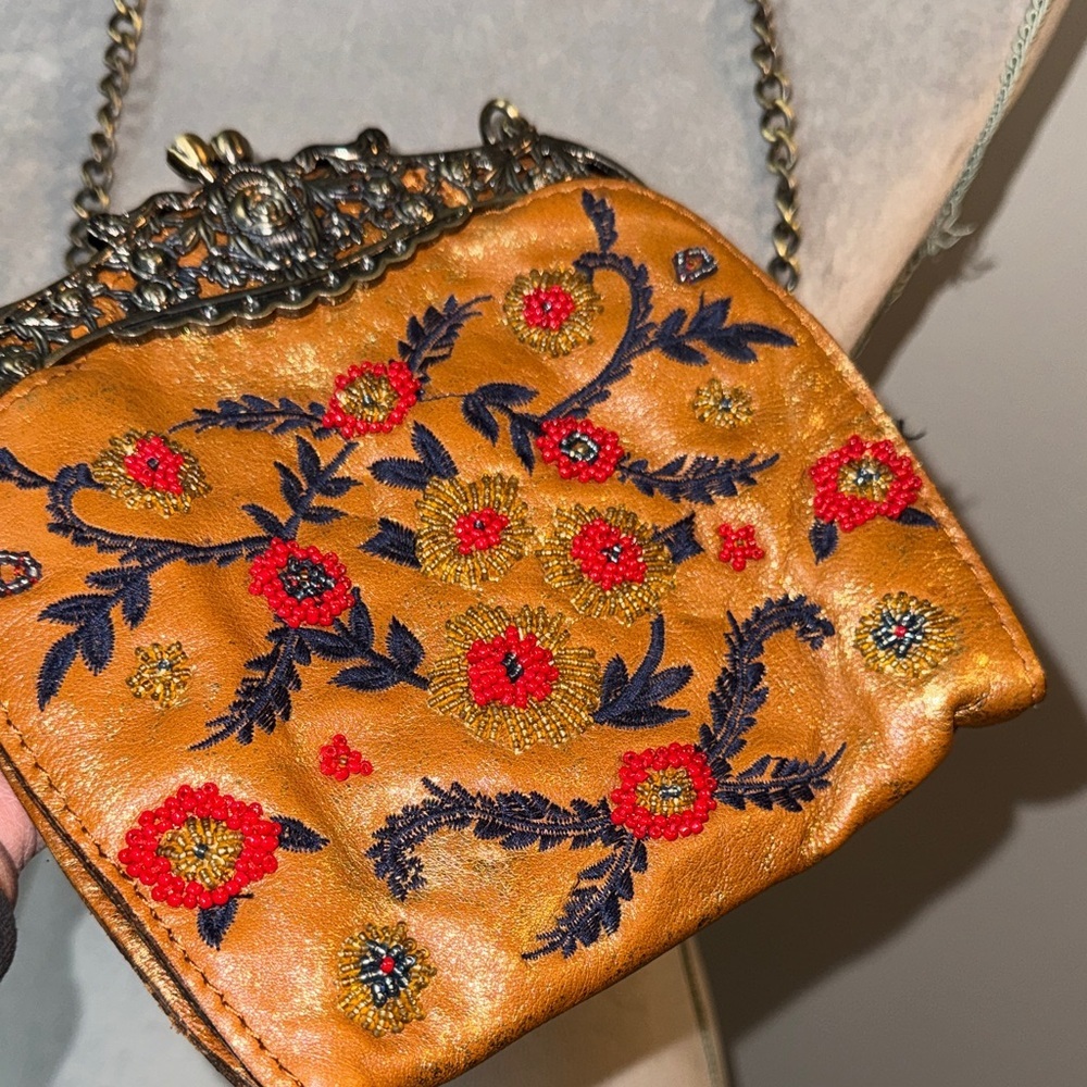 Patricia Nash Provençal Escaoe Beaded Carmonita Small Frame leather Clutch EUC - Picture 5 of 15